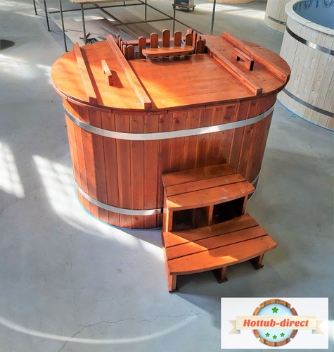 Oval hot tub with - tub, inside