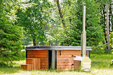 Wood Fired Hot Tub 6-8 Seater